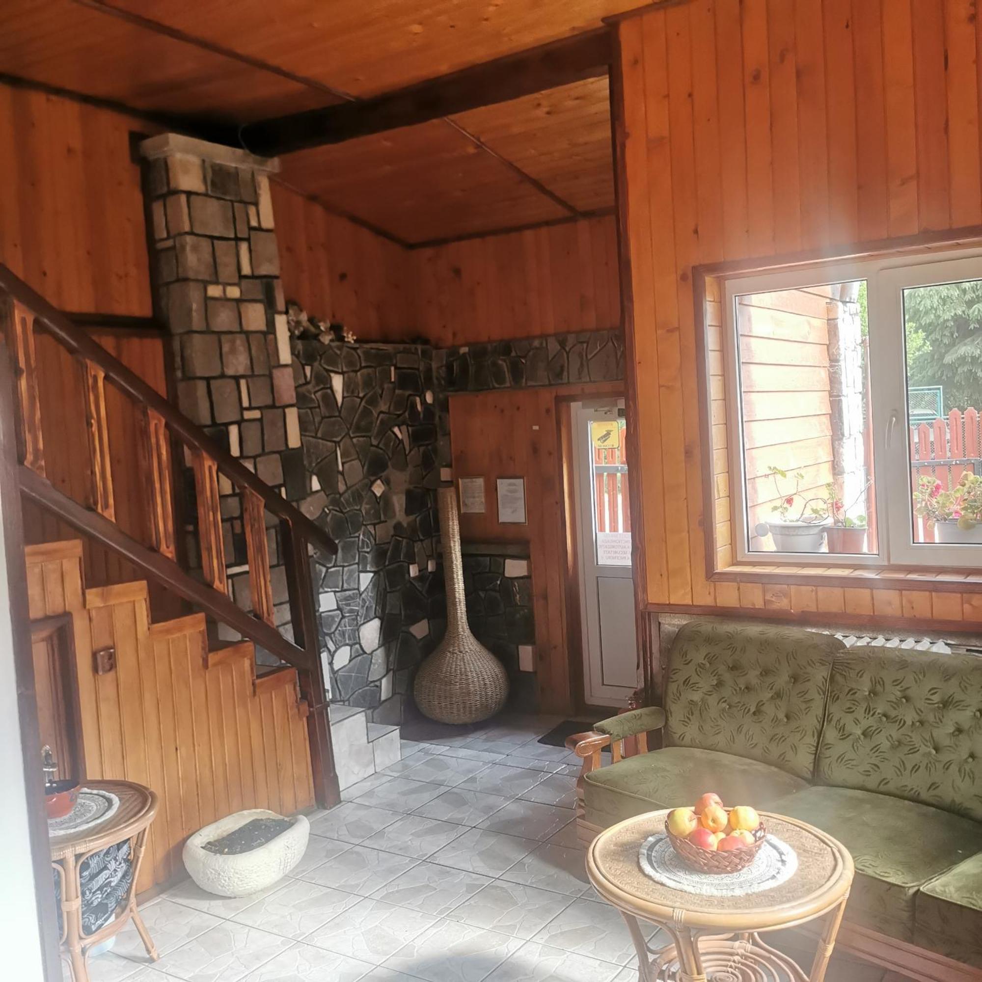 Pensiunea Fara Nume Busteni Luaran gambar