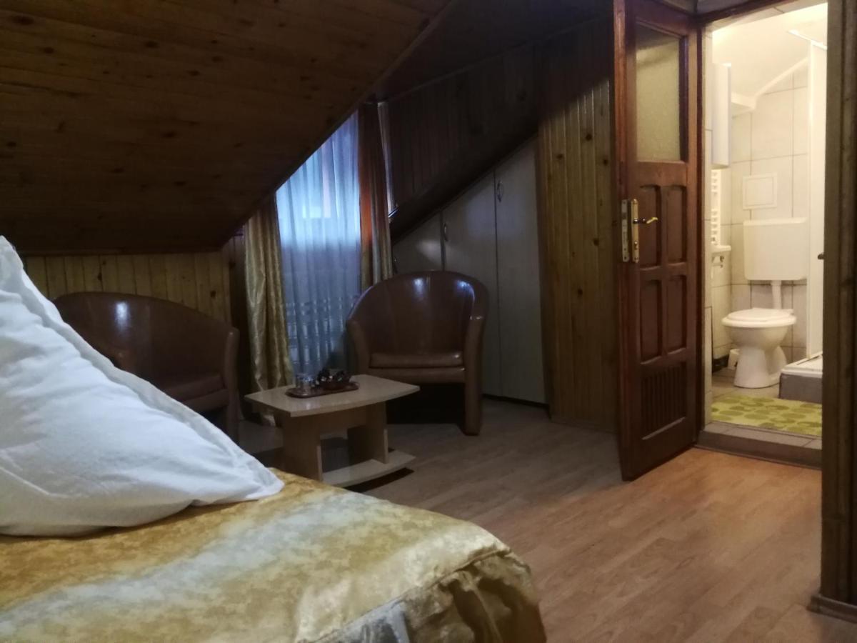 Pensiunea Fara Nume Busteni Luaran gambar